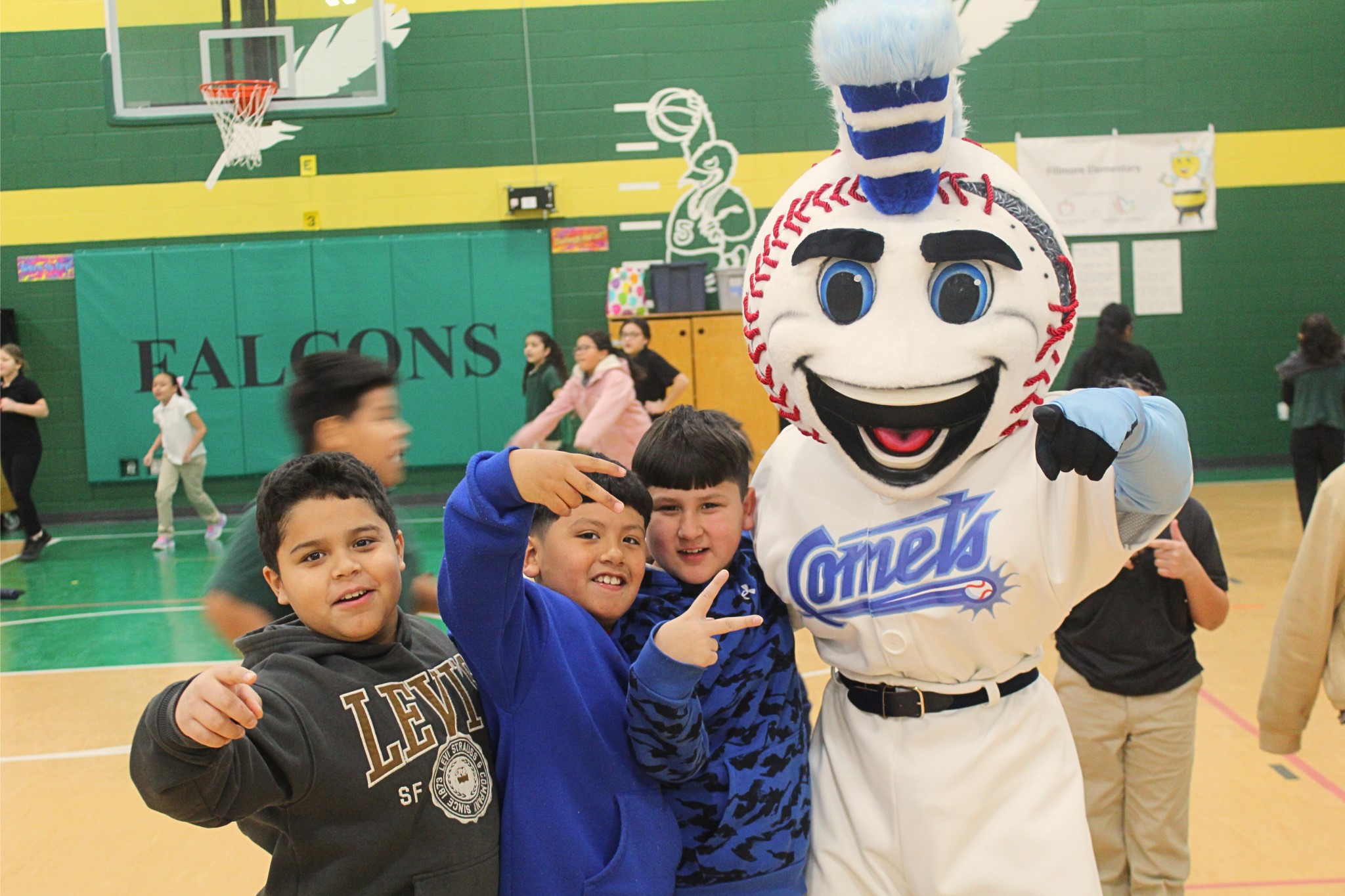 Moonshot entertains third graders during a school visit to Fillmore Elementary School (photo by Kesean Cleveland).